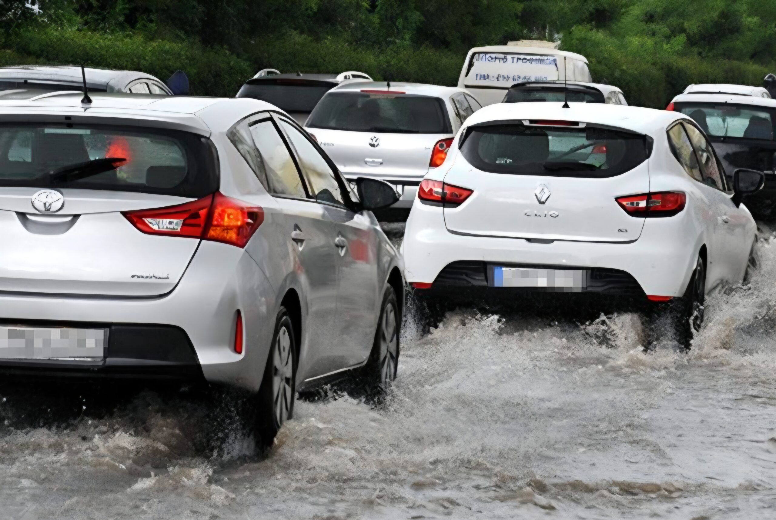 Αν σε “πιάσει” καταιγίδα με κεραυνούς ενώ βρίσκεσαι μέσα στο αυτοκίνητο